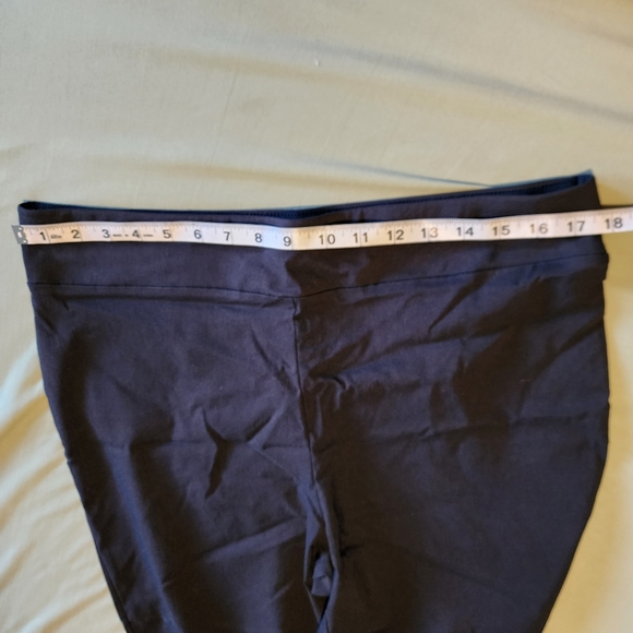 Avenue sz 18 Super Stretch lace capri pants - Picture 5 of 6